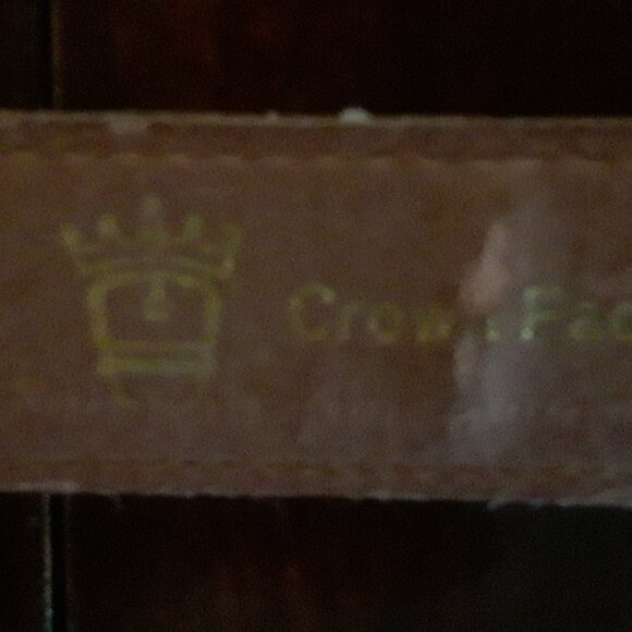 Ladies Brown Leather Belt w/Gold Tone Buckle, Size Lg 32.5" approx - Picture 4 of 7